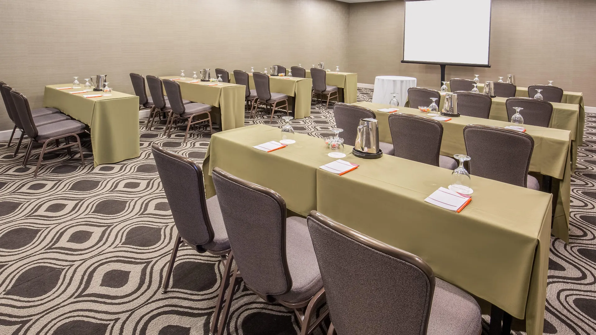 Hotel Crowne Plaza Phoenix Airport - Phx By Ihg